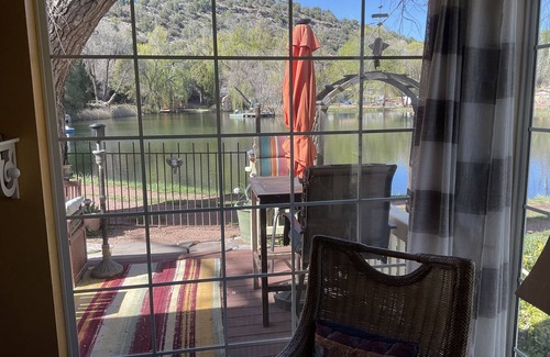 Payson Cottage | Cottage on the pond. Hot tub. Fall Special. Come watch the leaves change