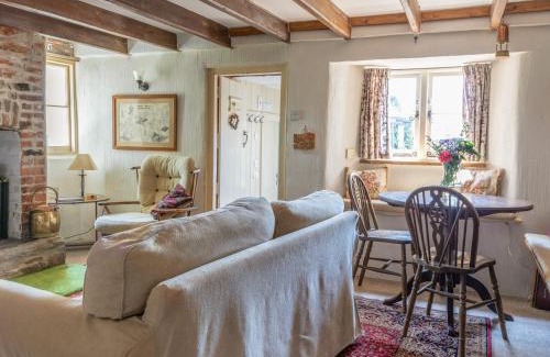 Malborough Maison | End Cottage