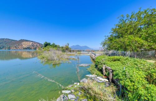 Clearlake Appartement | End Unit with Clear Lake Access in NorCal!