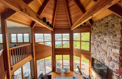 Lehighton Maison | Endless Lake Views, Amazing Sunsets overlooking a state park!