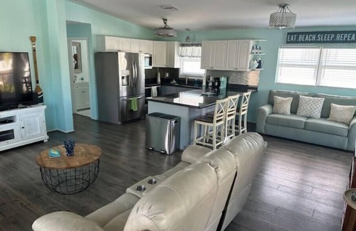 Cutthroat Harbor Estates Maison | Endless Summer Beach House