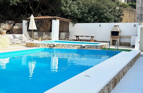 Santa Maria Estate Villa | Endless Sunshine: Expansive Detached Villa with 2 Pools for All-Day Enjoyment