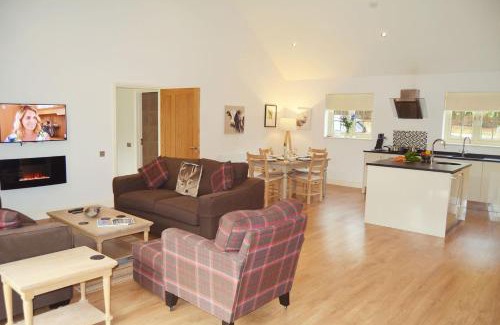 Chappel Maison | Endymion Lodge