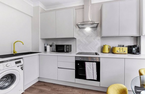 Gospel Oak Appartement | Energizing Getaway: Newly Renovated 2 BR Flat