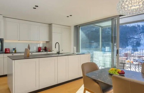 Engelberg Appartement | Engelberg Four Bedroom Apartment With Mountain View