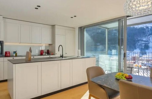 Engelberg Appartement | Engelberg Three Bedroom Apartment With Mountain View 2