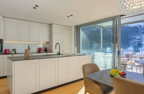 Engelberg Appartement | Engelberg Two Bedroom Apartment With Mountain View 2