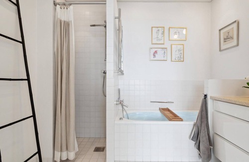 Aarhus C Appartement | Enjoy a beautiful vacation by the sea in this inviting vacation apartment.