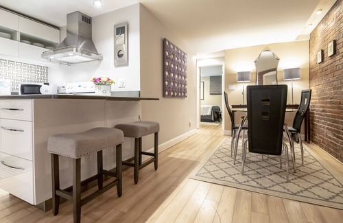 Capitol Hill Appartement | Profitez d'une expérience classique Capitol Hill à seulement 5 pâtés de maisons du siège du pouvoir.