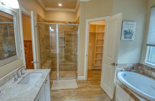 Bullard Maison | Enjoy a FREE with any 5 night stay PLUS a Spa Gift Card at Tyler's favorite Spa!
