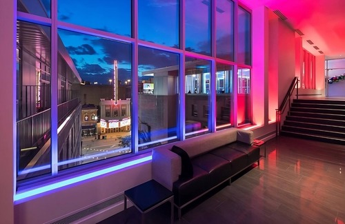 Downtown Minneapolis Hôtel | Enjoy a Hassle-Free and Suiting Stay! 4 Comfortable Units, Pets are Allowed!
