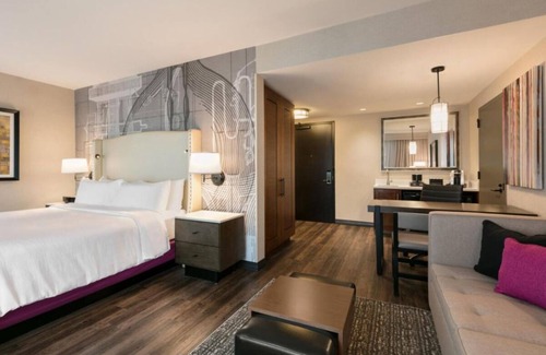 Berkeley Heights Hôtel | Enjoy a Hassle-Free and Suiting Stay! Indoor Pool, Free Breakfast, Parking!