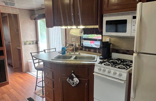 North Bay Shore Maison | Enjoy a little bit of country living in this park model two bedroom trailer home