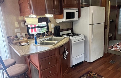 North Bay Shore Maison | Enjoy a little bit of country living in this park model two bedroom trailer home