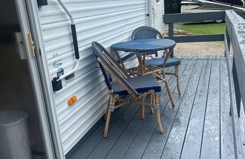 North Bay Shore Maison | Enjoy a little bit of country living in this park model two bedroom trailer home