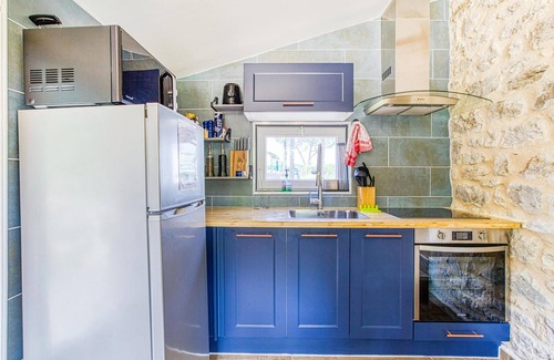 Septfonds Maison | Enjoy a relaxing and pleasant vacation in this tasteful and individual apartment.