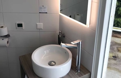 Velsen-Zuid Hôtel | Enjoy a Relaxing Stay with Free Parking, Scenic Views, and On-Site Dining