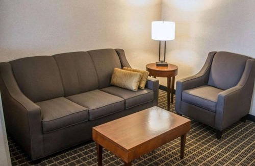 Far Southwest Maison | Enjoy a spacious stay near downtown Portland!!