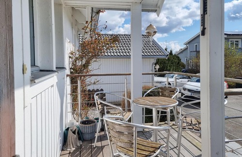Vastra Frolunda Maison | Enjoy a wonderful view of the archipelago in this comfortable vacation home with sauna.