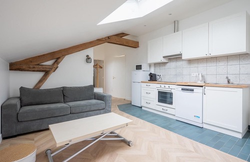 Esbly Appartement | Enjoy a wonderful vacation in this modern vacation apartment.