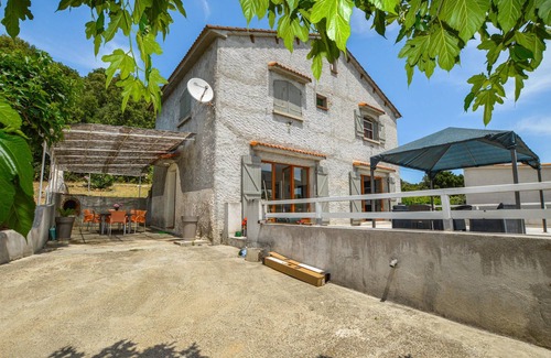 Giuncaggio Maison | Enjoy an unforgettable time in this homely vacation home with pool and landscape panorama.