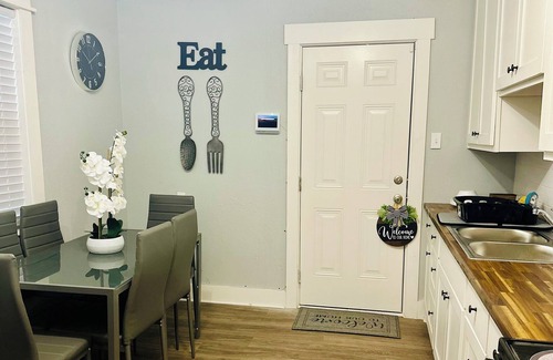 Caddo Heights-South Highlands Maison | "Enjoy Comfort in Every Stay"