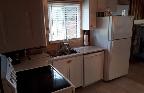 Westerose Cabine | Waterfront cabin at Pigeon Lake, minutes away from Village at Pigeon Lake