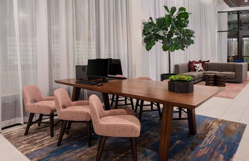 Dunwoody Hôtel | Enjoy Free Breakfast and Bring Your Pet — Close to Malls and Parks