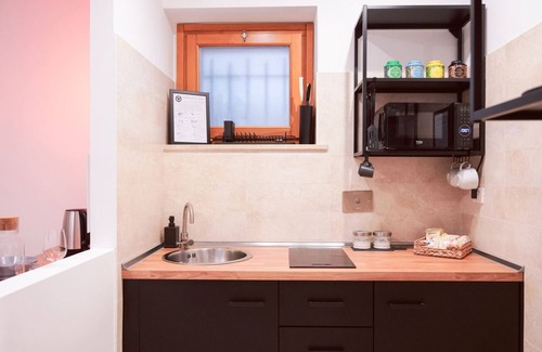 Centro Giano Appartement | Enjoy Giallo: Stunning Studio Apartment in Rome.