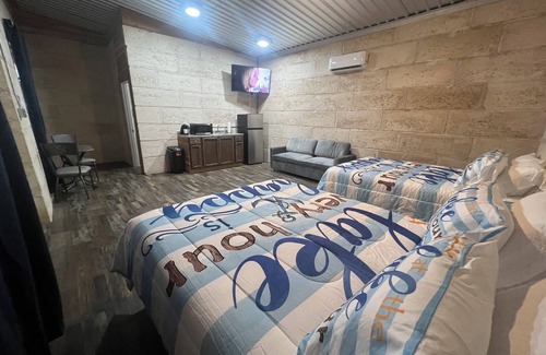 Fluvanna Maison | Enjoy Lake Alan Henry in Justiceburg Texas in one of our 5 Bungalows