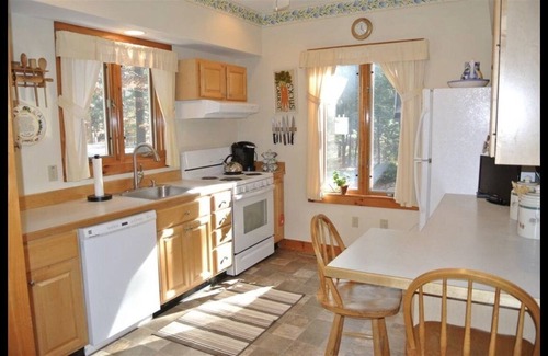Gilmanton IW Maison | Enjoy lakefront life. Sleeps 12+. Gorgeous sunsets year-round on Crystal Lake