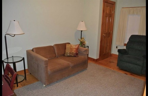 Gilmanton IW Maison | Enjoy lakefront life. Sleeps 12+. Gorgeous sunsets year-round on Crystal Lake