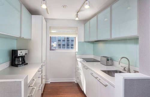 Midtown East Station Balnéaire | Enjoy Manhattan's Big Apple Walk from Resort to Times Square! 1BR/1BA Pres Suite