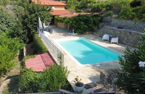 Camporosso Maison | Profitez de la nature en toute intimité avec piscine. Belle vue sur les vignes et la mer.