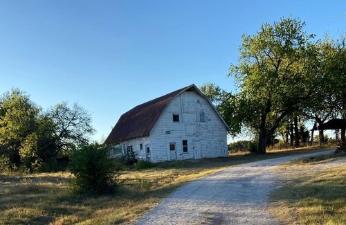 Lincoln County Maison | Enjoy our peaceful and quiet farmhouse with family or friends!
