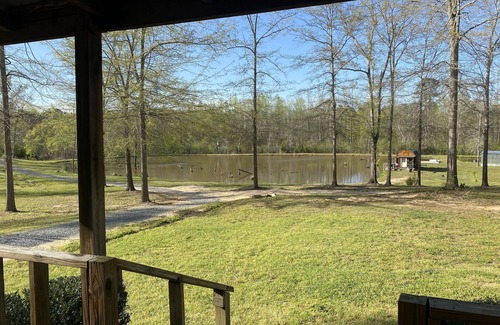 Gordo Cabine | Enjoy our stocked lake and 28 miles to The University of Alabama for football!