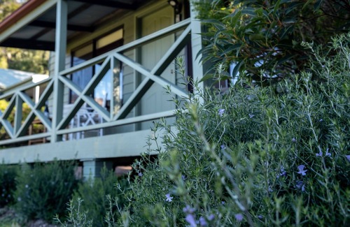 Kangaroo Valley Cabine | Enjoy outstanding views from this one bedroom cabin