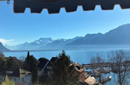 Montreux Appartement | Enjoy panoramic views close to all via lakeside walk or bus next door !
