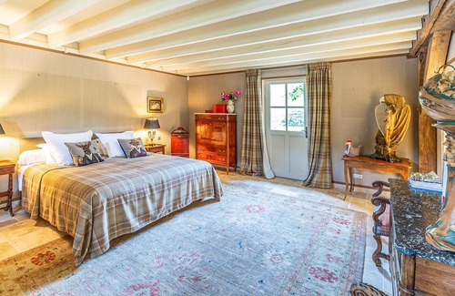Nouan-le-Fuzelier Maison | Enjoy privacy and luxury in this villa on a beautiful estate.
