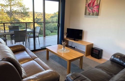 Wootha Maison | Enjoy stunning views of the Glasshouse Mountains and the rolling countryside