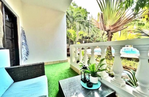 Ukunda Appartement | Enjoy sunsets poolside at a fully equipped studio apartment oasis