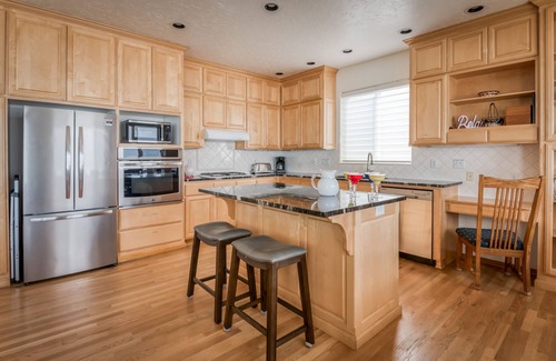 Gleneden Beach Maison | Enjoy the beach from this Ocean Front home with a Hot Tub and Large Deck