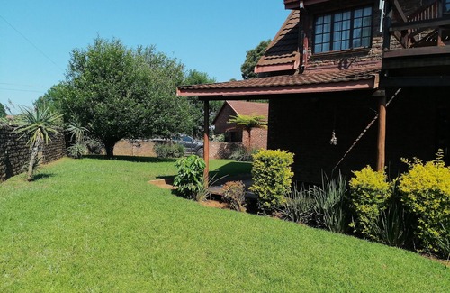 Graskop Maison | Enjoy the beauty of nature, see the mountain view when standing outside.