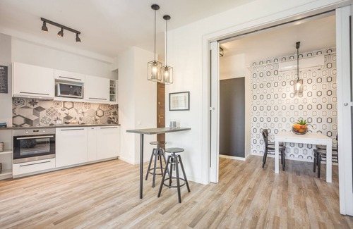 Istvanmezo Appartement | Profitez de la grande terrasse de votre nouvel appartement près du parc de la ville!