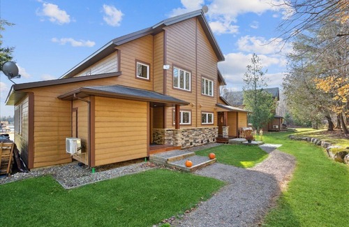 Lachute Chalet De Ski | Enjoy The Laurentians all year round!