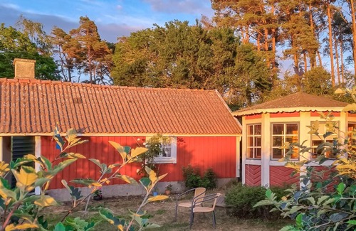 Morbylanga Maison | Enjoy the tranquillity and idyll during a lovely break in this holiday home with historical flair.