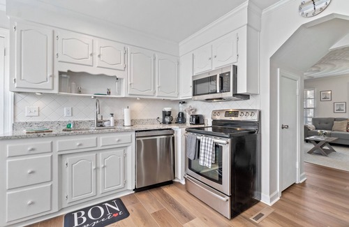 Chic's Beach Maison | Enjoy this charming Virginia Beach unit steps to the beach & updated throughout!