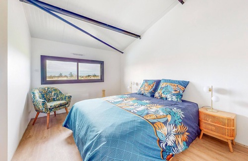 Nalliers Maison | Enjoy this modern and contemporary villa with many amenities.