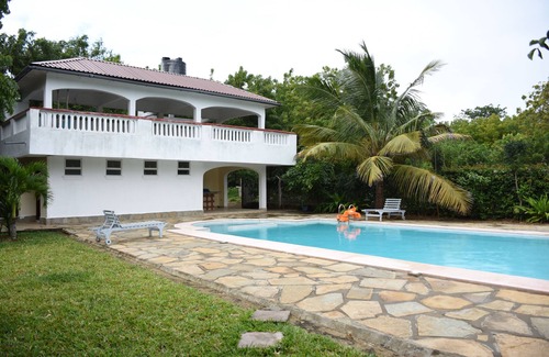 Bamburi Villa | Profitez de votre escapade dans ce magnifique joyau caché de la crique de Kilifi