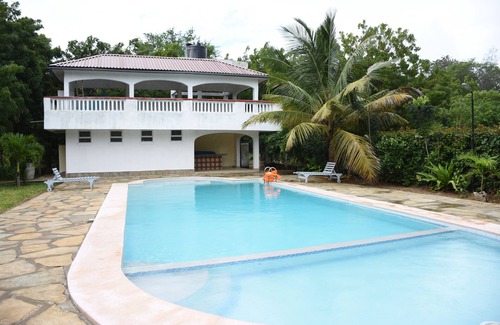 Bamburi Villa | Profitez de votre escapade dans ce magnifique joyau caché de la crique de Kilifi